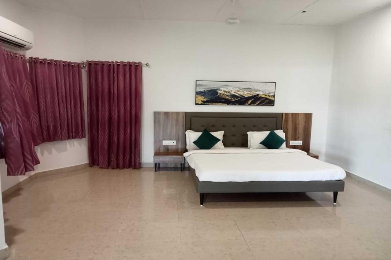 White Feather Resort Kauncha Silvassa Exterior photo