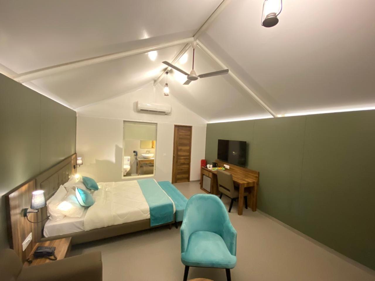 White Feather Resort Kauncha Silvassa Exterior photo