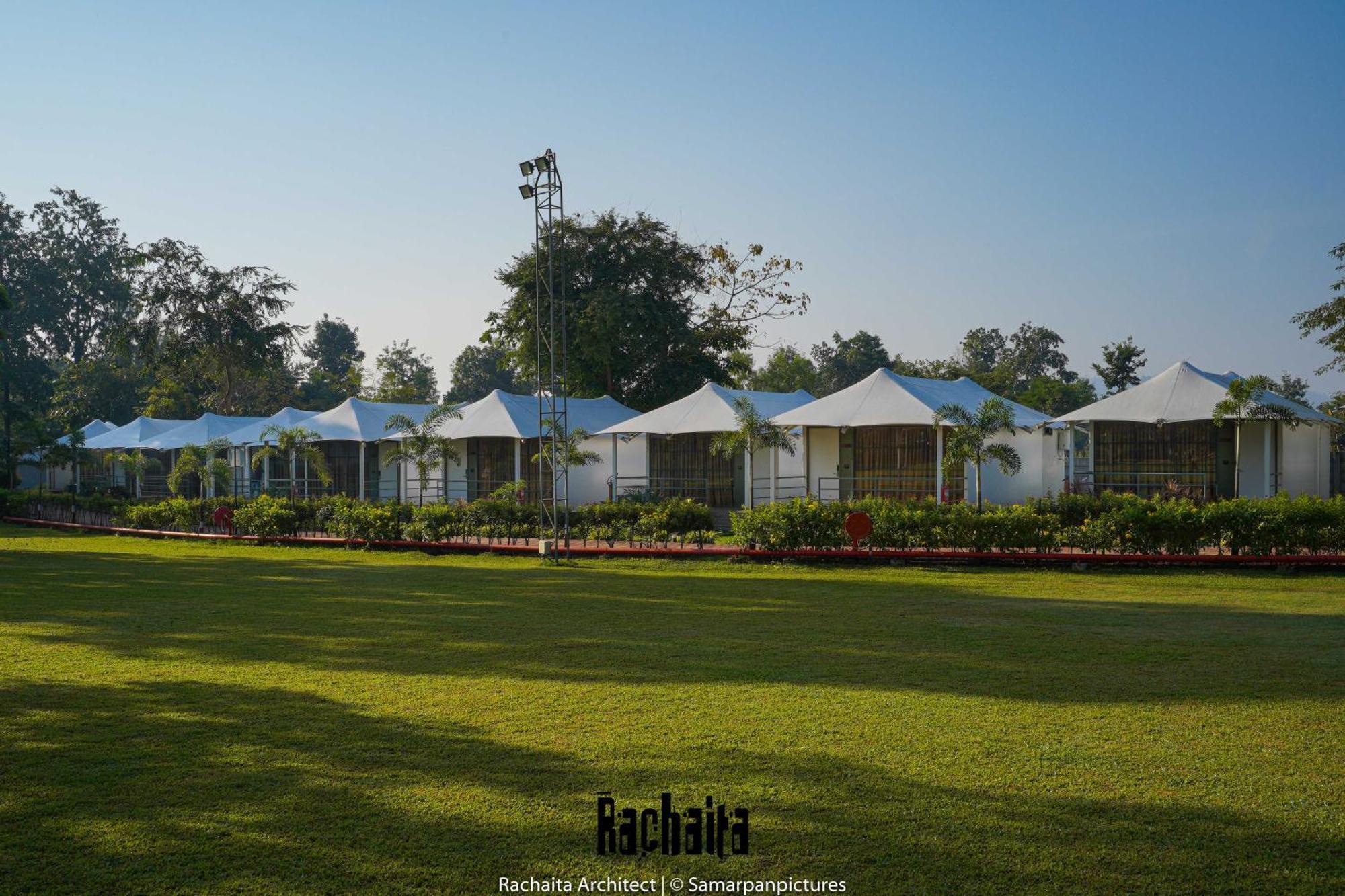 White Feather Resort Kauncha Silvassa Exterior photo